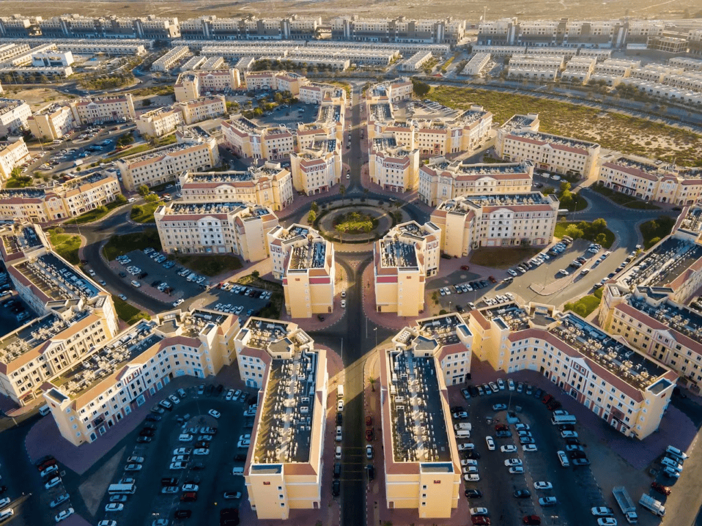 1 bedroom apartment for rent in international city Dubai